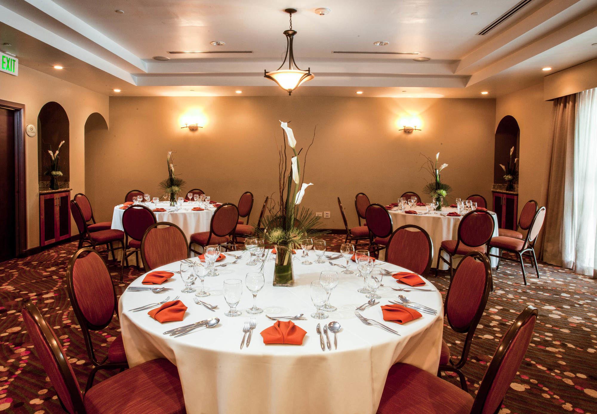 Courtyard By Marriott Port Of Spain Экстерьер фото