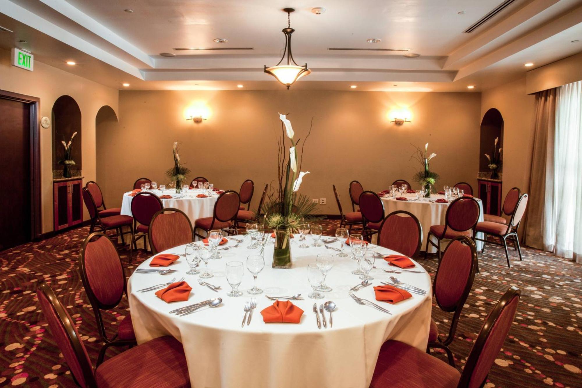 Courtyard By Marriott Port Of Spain Экстерьер фото