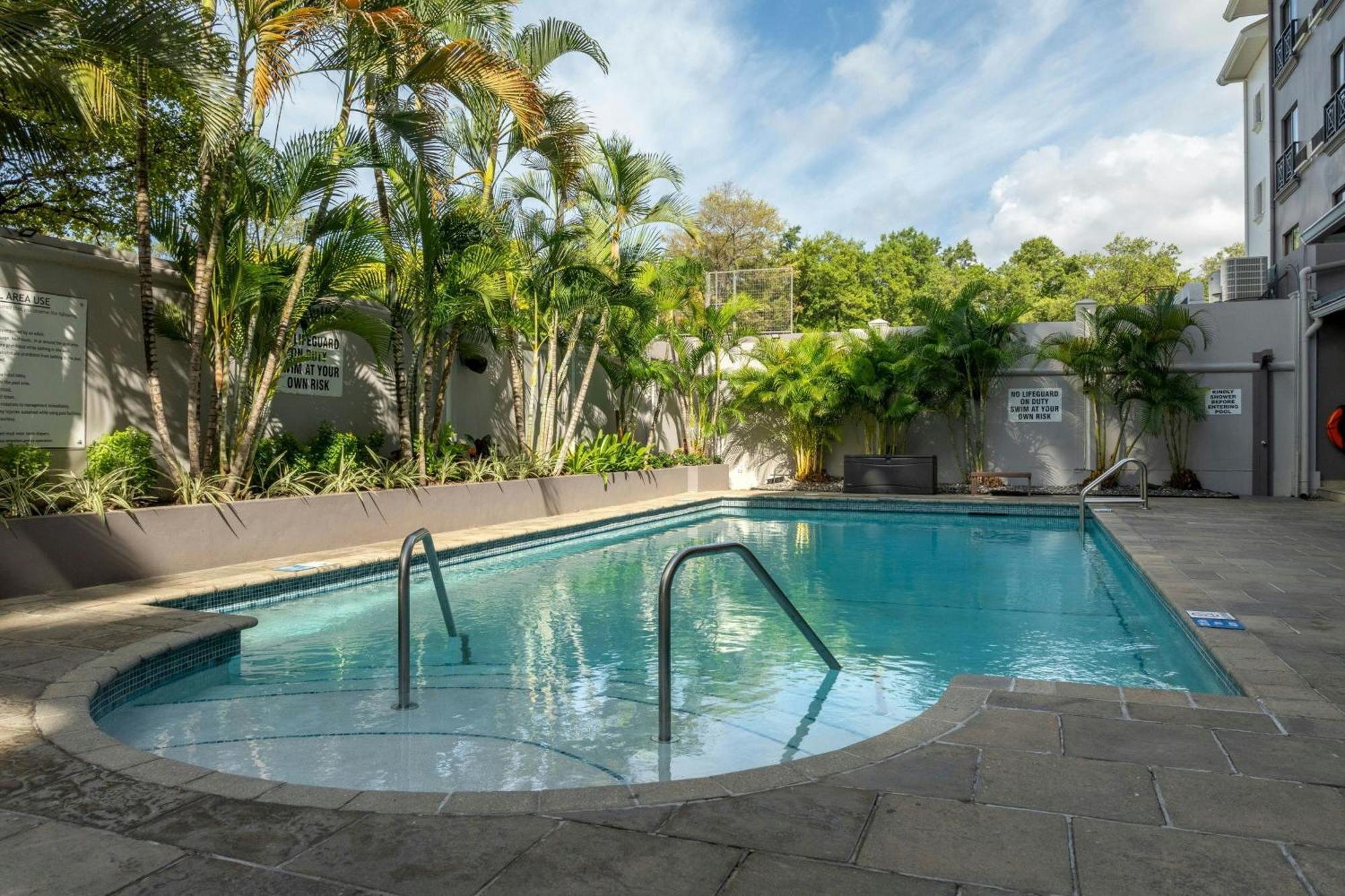 Courtyard By Marriott Port Of Spain Экстерьер фото